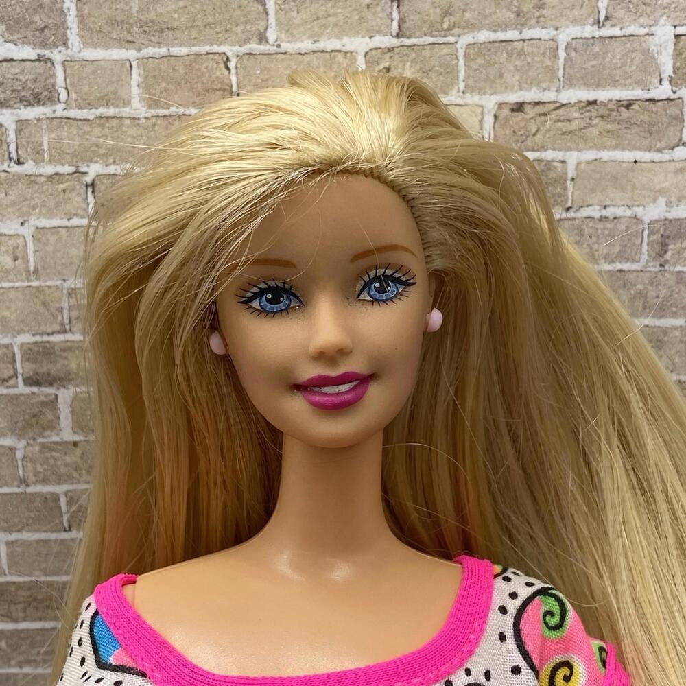 Easter Fun Barbie Doll Blond hair 1993 B15